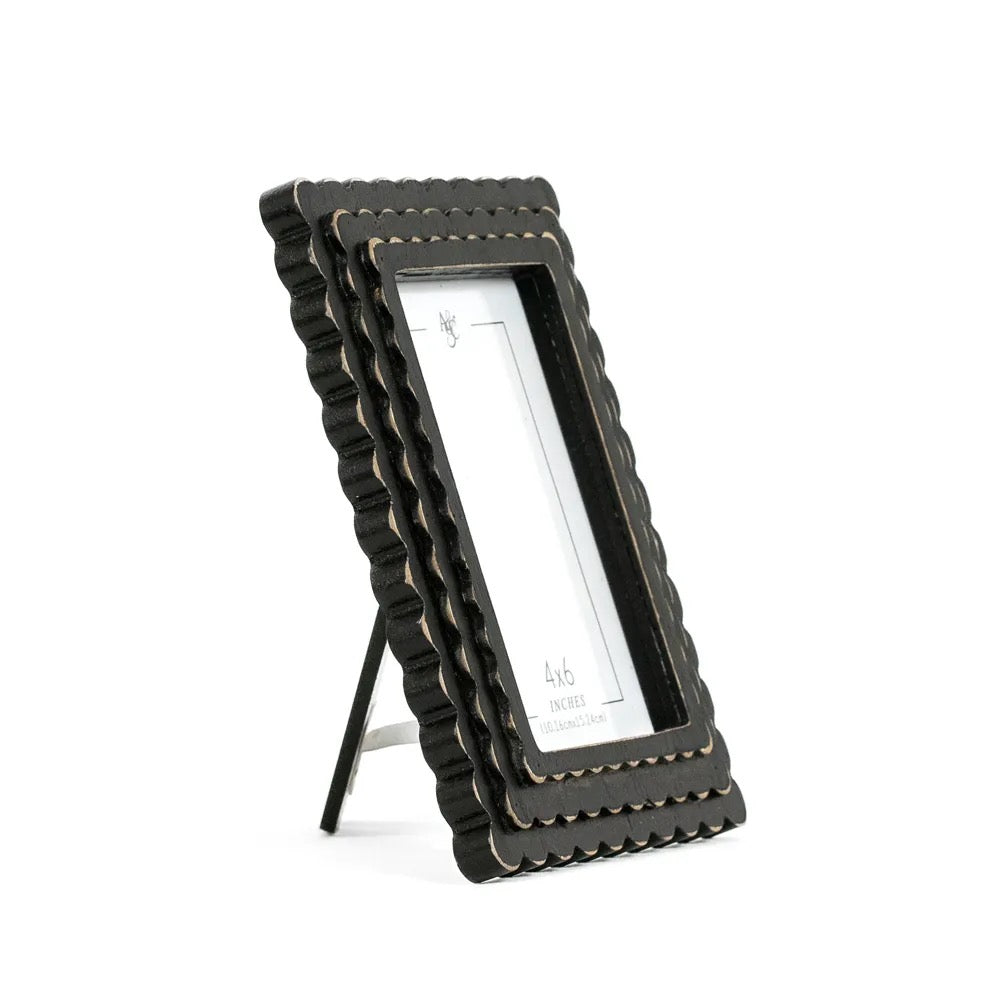 6x8x1 Wood Scallop Photo Frame (4x6) Black