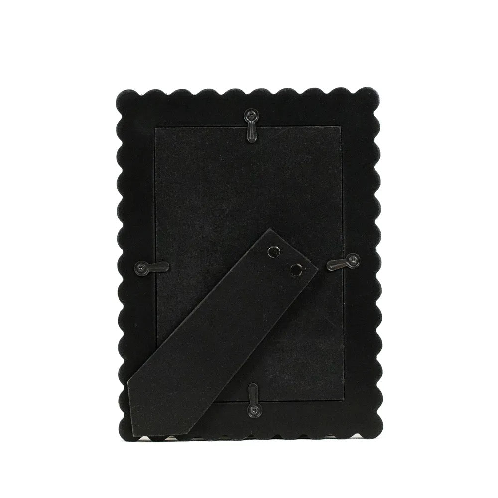 6x8x1 Wood Scallop Photo Frame (4x6) Black