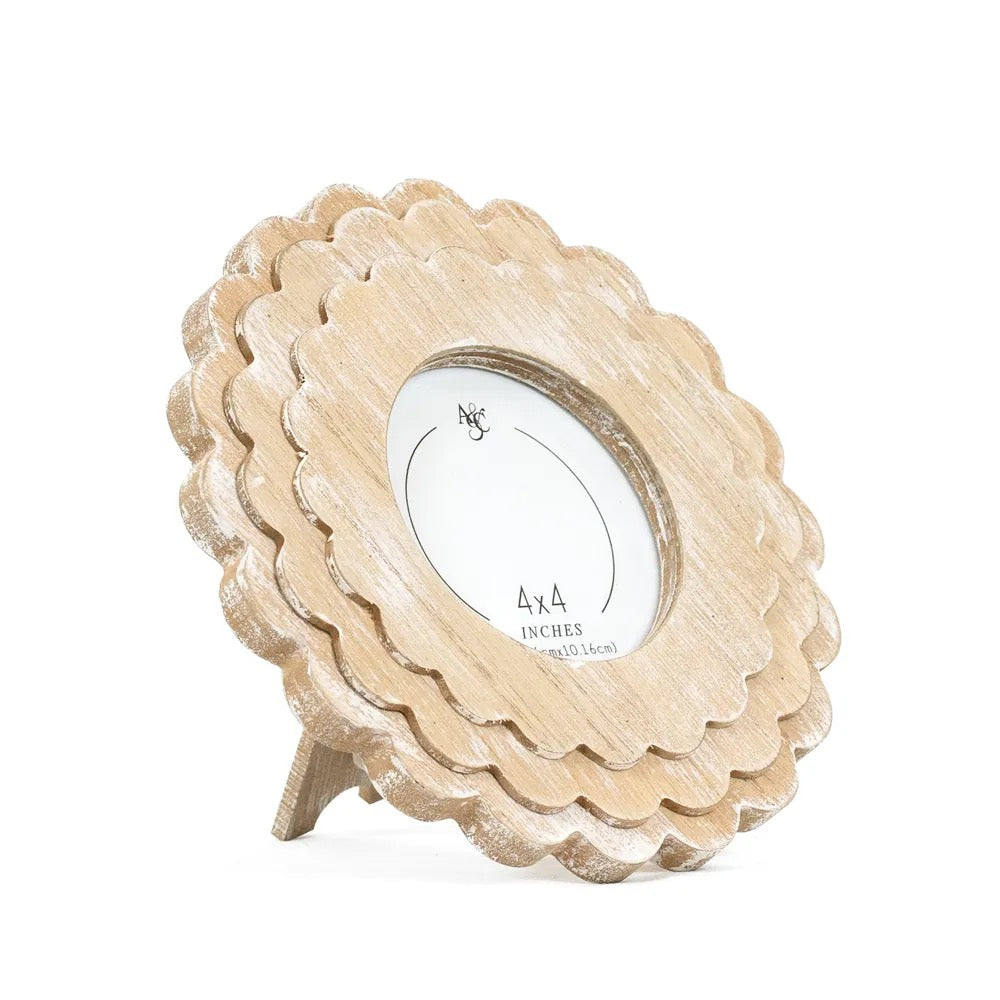 8x8x1 Wood Scallop Photo Frame (ROUND) (4x4) Natural