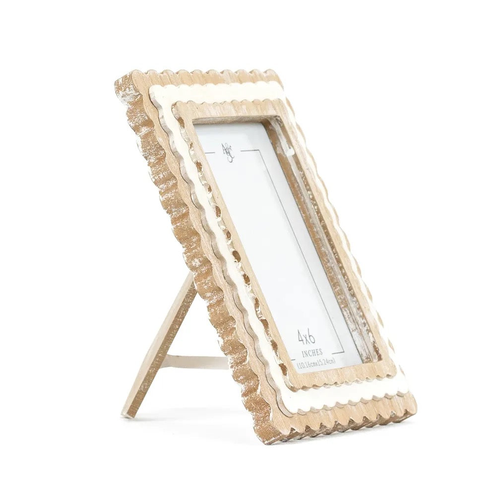 6x8x1 Wood Scallop Photo Frame (4x6) Nat/White
